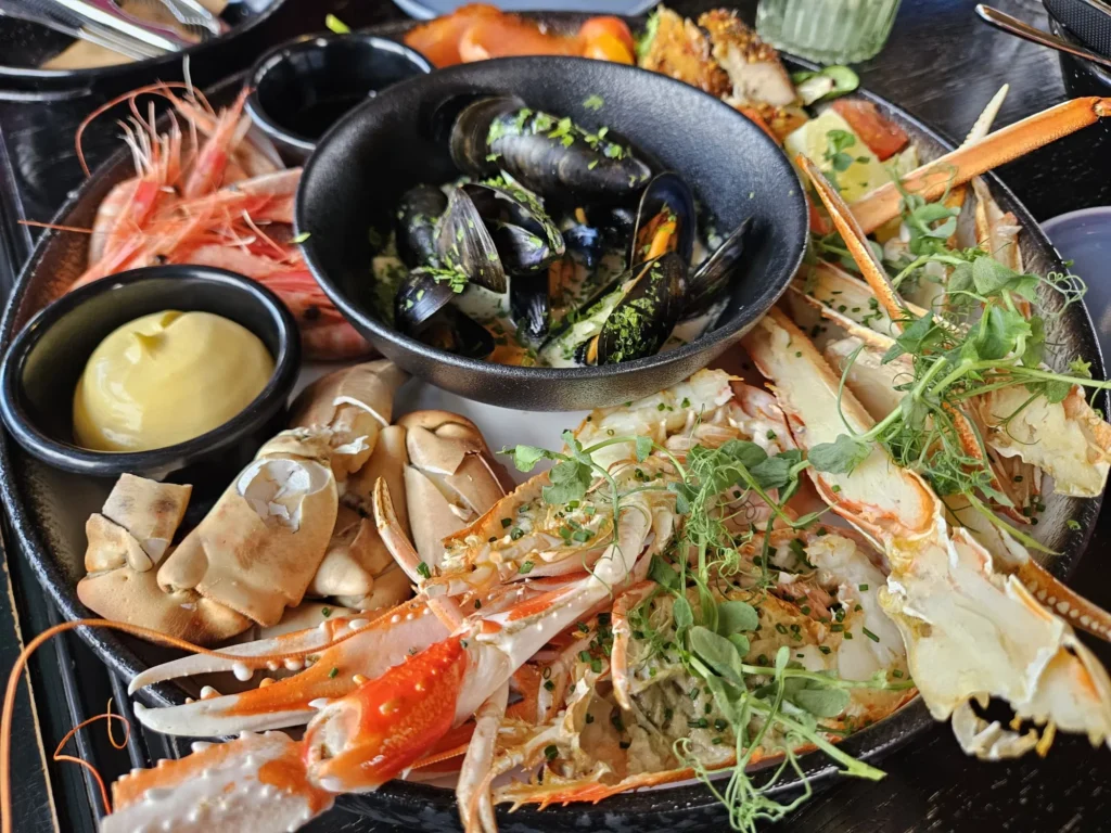 Seafood platter with crab, prawns and mussels